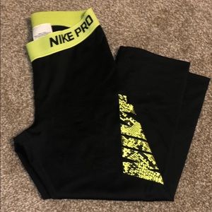 Nike Dri-Fit Capri Leggings